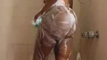 Big ass Ebony shower time