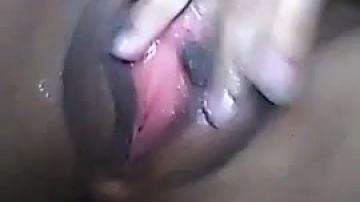 Sexy Costa Rican floozie masturbating in front of the webcam