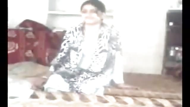 Beautiful Pakistani babe fucked on the floor